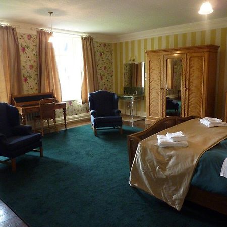 Gregynog Hall Guest House Tregynon Exterior photo