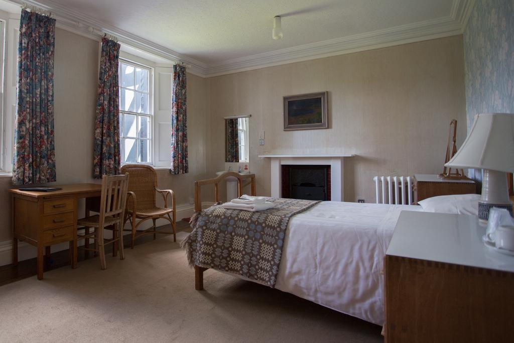 Gregynog Hall Guest House Tregynon Exterior photo