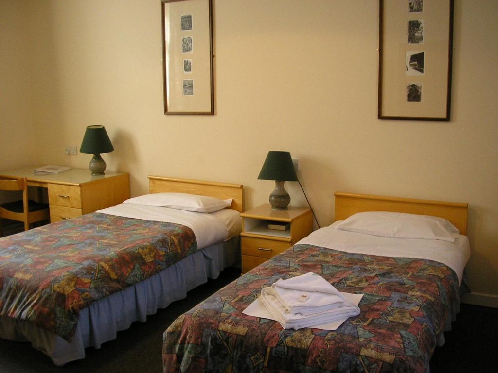 Gregynog Hall Guest House Tregynon Room photo